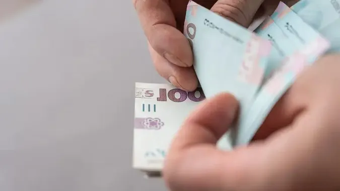 Хто точно не отримає «тисячі Зеленського»