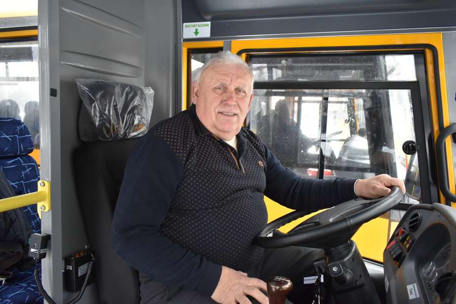 Ще три громади Волині отримали шкільні автобуси: які саме (фото)