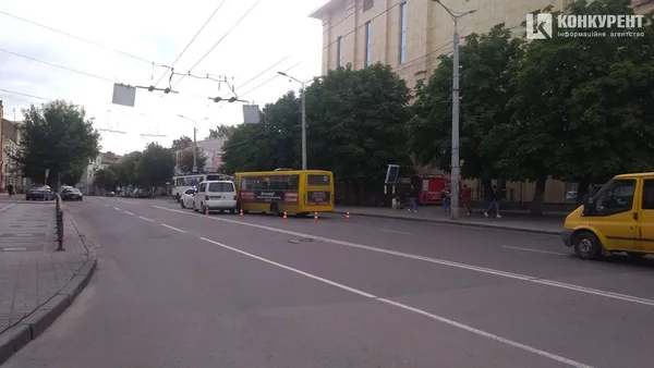 У Луцьку  – аварія за участю маршрутки (фото)