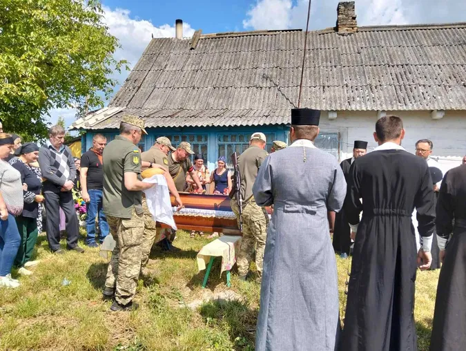 На Волині попрощалися з Героєм Миколою Максимчуком (фото)
