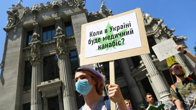 Рада готується легалізувати медичний канабіс