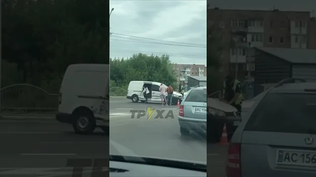 Рух ускладнений: у Луцьку – ДТП на перехресті (відео)