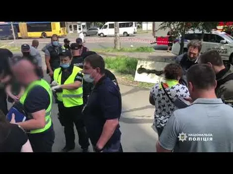 Жінка пограбувала відділення банку з іграшковим пістолетом (фото, відео)