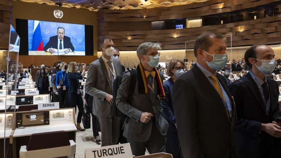 У Женеві дипломати десятків країн вийшли з залу під час відеовиступу Лавров