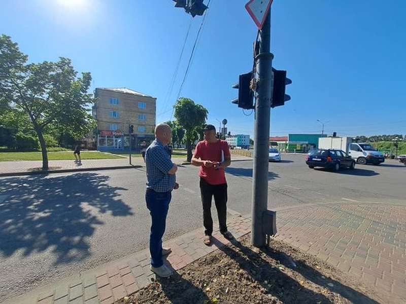 У Володимирі ремонтують світлофори, пошкоджені через негоду (фото)