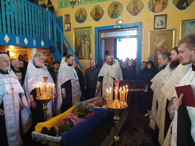 На Волині попрощалися із воїном Віктором Демчуком (фото)