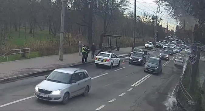 У Луцьку – аварія: водій Toyota не пропустив BMW (відео)