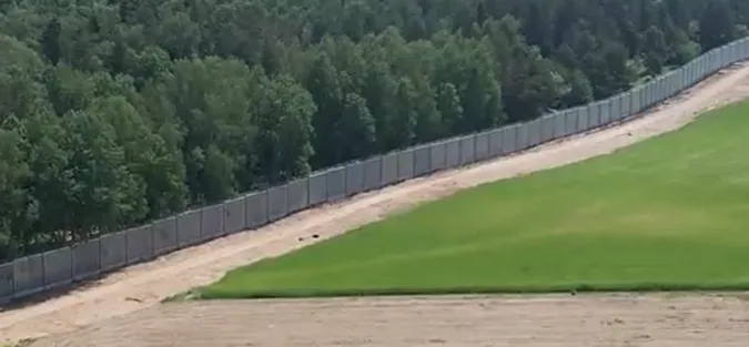 Польща добудувала паркан на кордоні з Білоруссю