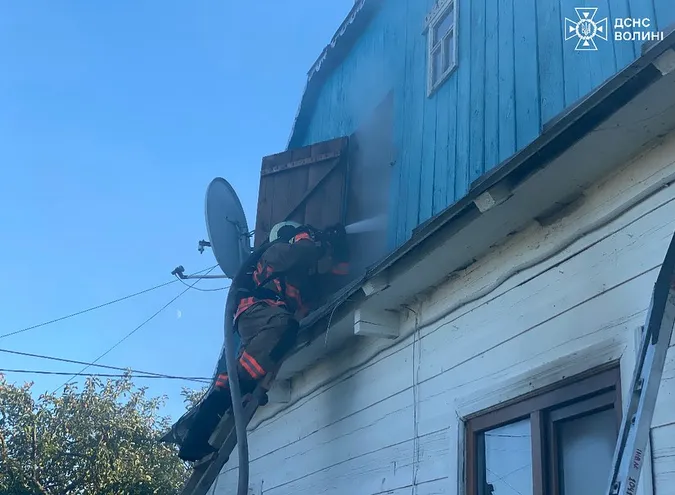 На Волині холодильник підпалив будинок край лісу (фото)