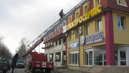 У Луцьку горіла офісна будівля (фото, відео)