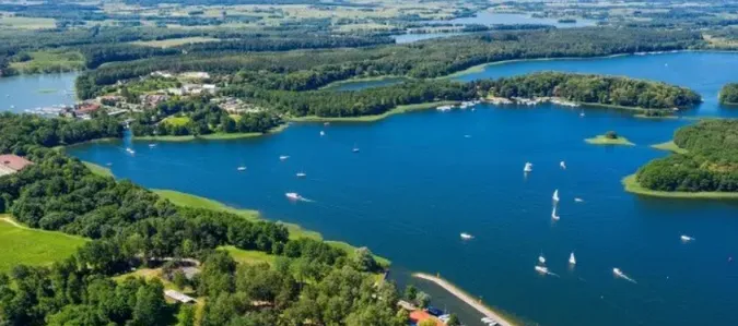 Наймальовничіші озера Польщі: де розташовані й чим приваблюють (фото)