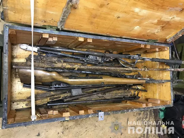 Волинські поліцейські перетворили зброю на брухт (фото)