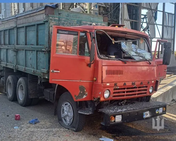 Ворог скинув авіабомби на елеватор із зерном на Сумщині (фото)
