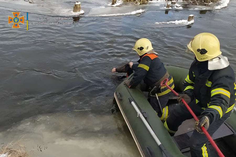 Повідомили деталі утоплення хлопчика, якого дістали з річки на Володимирщині (відео)