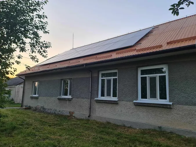 В Поромові на даху амбулаторії встановили сонячну електростанцію (фото)