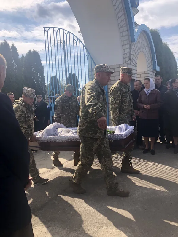 У Ратному попрощалися із Героєм Миколою Боговідом (фото)