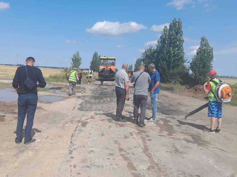 У Луцькому районі ремонтують дорогу Торчин – Хорохорин (фото)