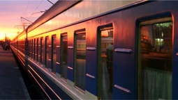 В Україні набирає популярності послуга подорожі потягом разом з автомобілем (відео)