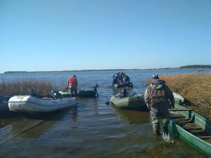 Обстежили 15 га дна озера: пошуки Олексія Веремійчика тривають (відео)