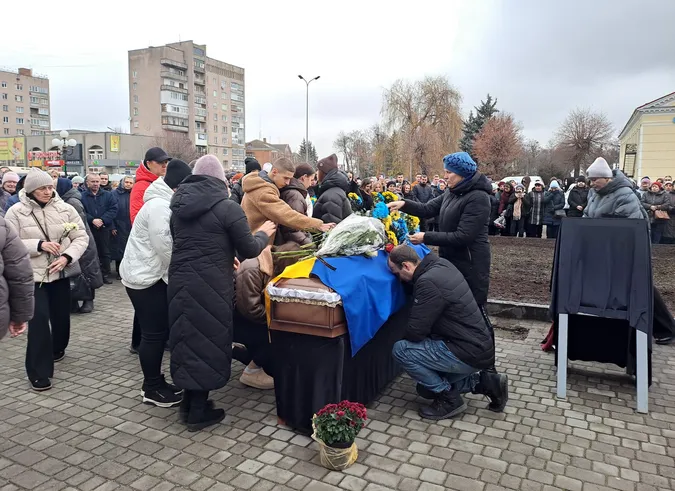 У Ковелі провели в останню дорогу 18-річного Захисника Дмитра Приймачука (фото)