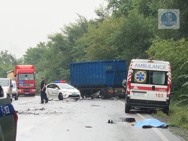 Водія викинуло з машини: під Нововолинськом – смертельна ДТП (фото)