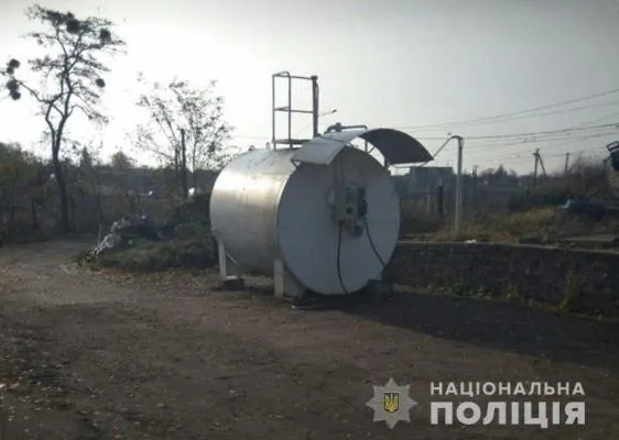 На Волині «накрили» сім нелегальних автозаправок: шукають власників (фото, відео)