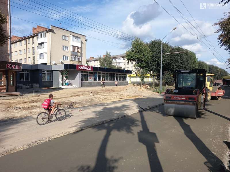 Бетонують, асфальтують: що коїться на проспекті Волі у Луцьку (фото)