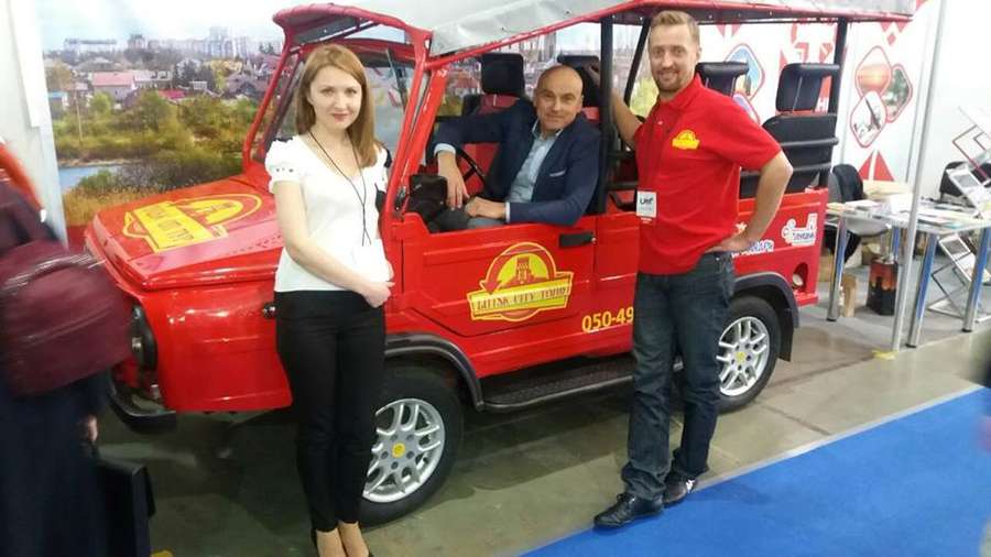  «Бойова машина Волині» підкорила туристичну виставку в Києві (фото)