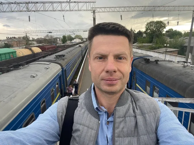 У поїзді «Одеса-Ковель» в нардепа Гончаренка поцупили сумку
