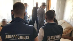 Мав понад 30 вебресурсів: у Луцьку затримали адміністратора порносайтів (фото)