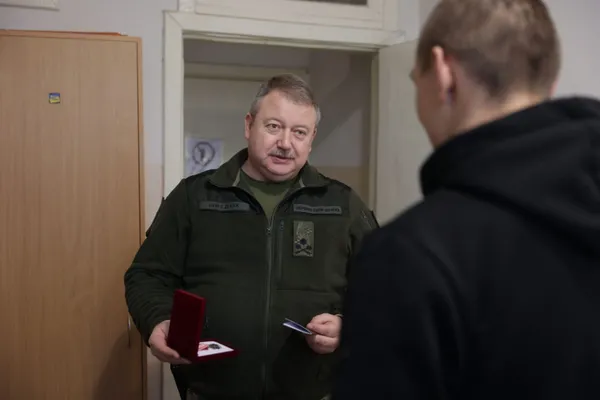 «Монах» із 24-ої бригади нищив окупантів у вуличних боях під Часовим Яром: як це було
