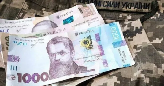 Для військових готують нові контракти і змінять зарплати