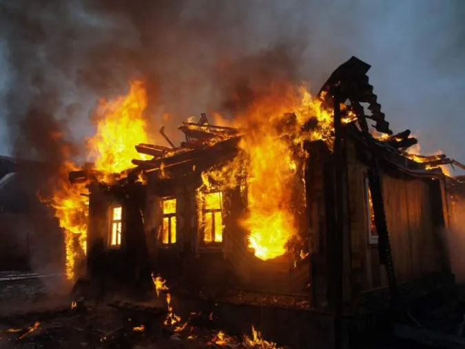 У селі на Волині палав дерев'яний будинок