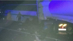 На Житомирщині вантажівка влетіла в атобус: дев’ять загиблих (фото)