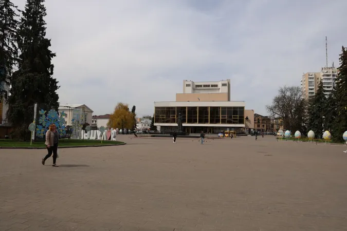 Як прикрасили Луцьк до Великодня (фото)