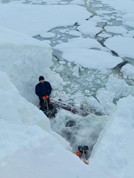 Українські полярники викопували станцію «Вернадського» від рекордних снігопадів (фото)