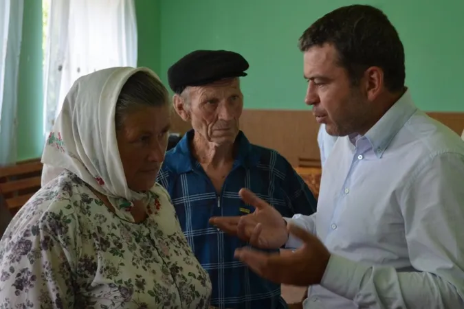 «Щось робить, а щось ні», – виборці 20-го округу про Мартиняка