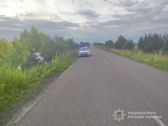 На Волині загинула школярка: дівчина потрапила під машину, катаючись на роликах (фото)