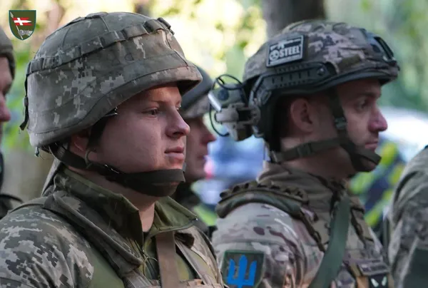 В День прапора бійцям 14 ОМБр вручили нагороди (фото)