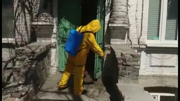 Як у Луцьку дезінфікують під'їзди (відео)