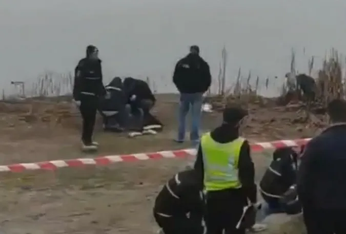 У Києві з річки дістали людські рештки  (відео)