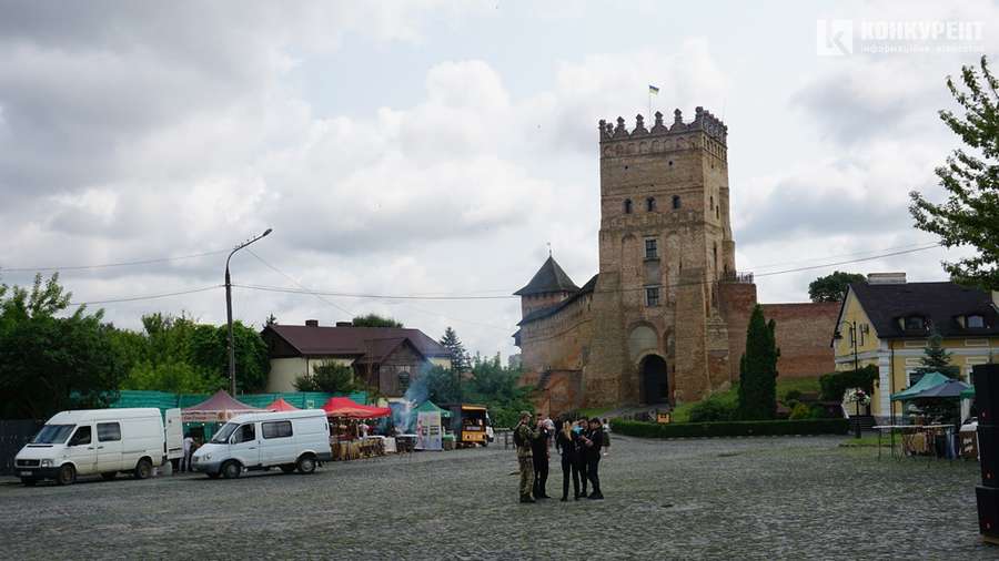 500-літні підземелля, вежа, мур: у Луцьку відкрили Окольний замок (фото)