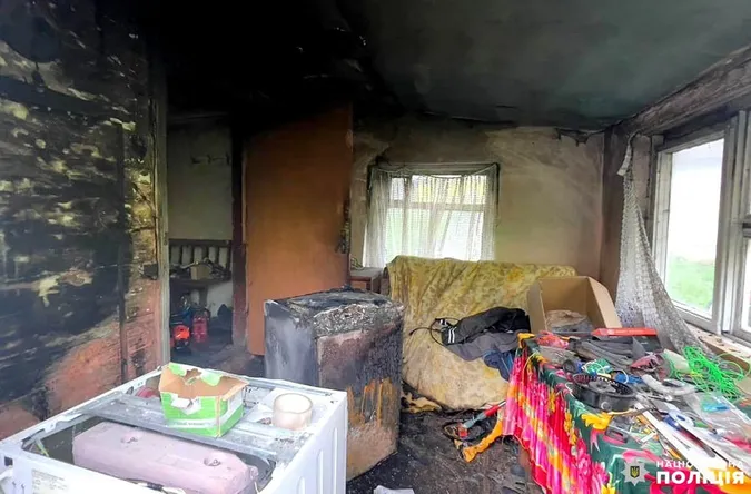 На Рівненщині ревнивець спалив холодильник своїй коханці (фото)