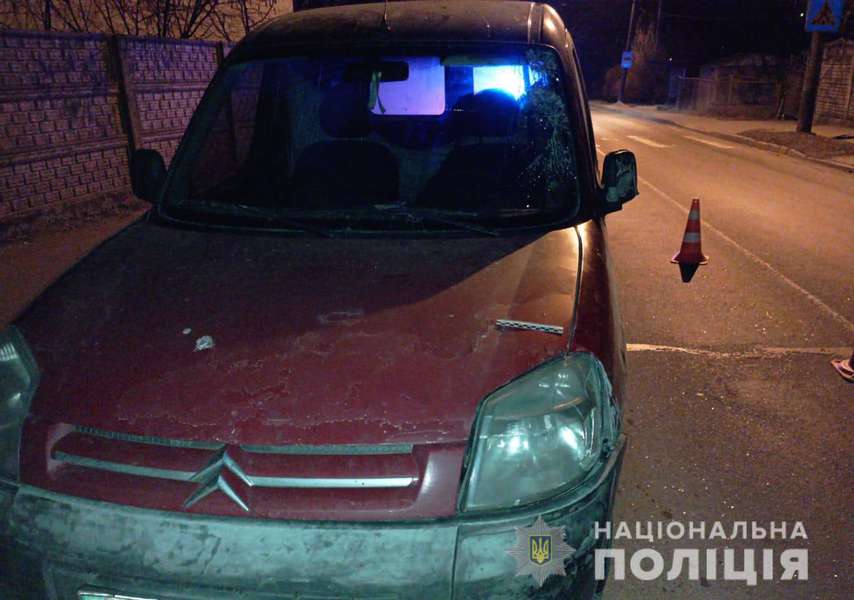 У Луцьку на Чернишевського Citroën збив 63-річного пішохода (фото)