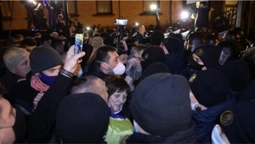 У Києві під Офісом президента відбулися сутички: що відомо (фото)