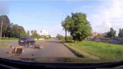 Врятував шолом: у Луцьку п'яний мотоцикліст ледь не загинув у ДТП (відео)