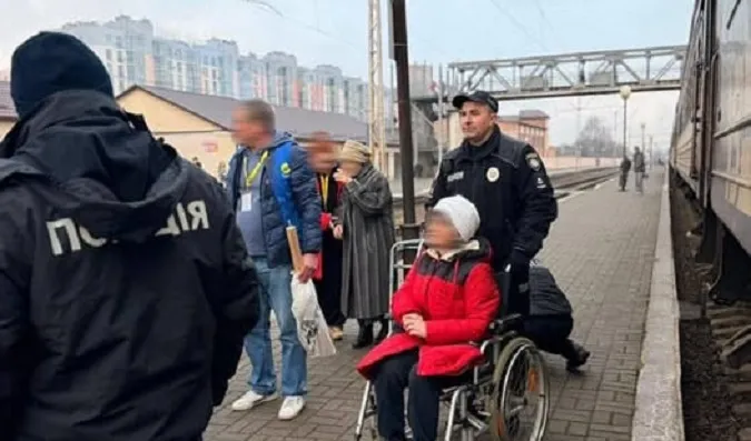 До Луцька прибув евакуаційний потяг з Донеччини