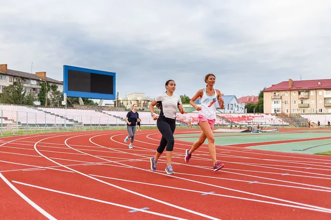 Лучани готуються до півмарафону: як проходять групові тренування (ФОТО)