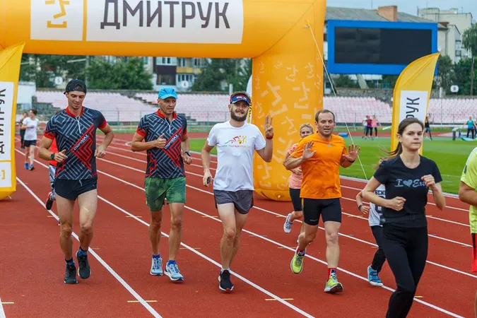 Лучани готуються до півмарафону: як проходять групові тренування (ФОТО)