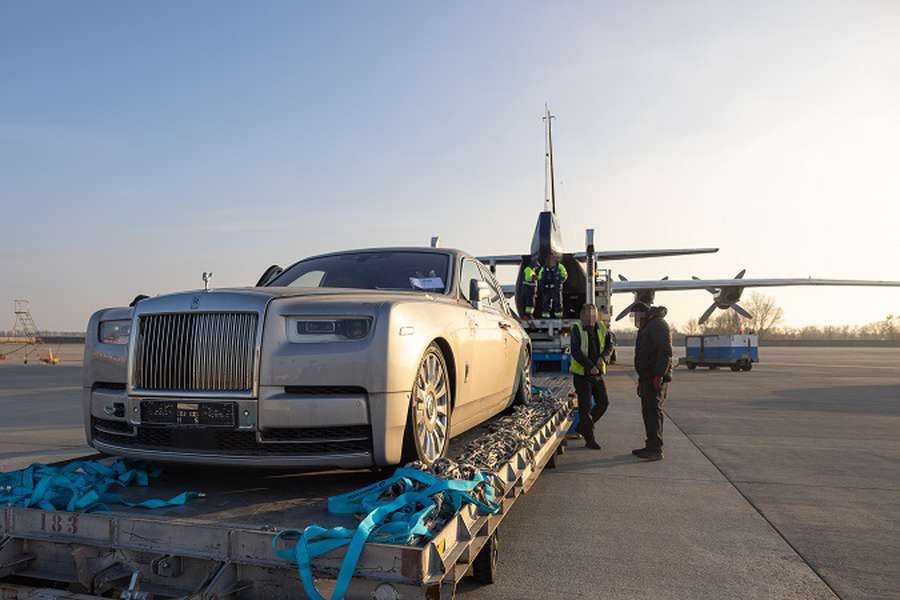 Україна передала Німеччині Lamborghini та Rolls Royce як речові докази (фото)